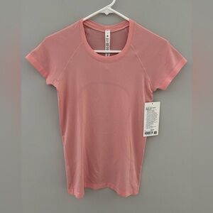 NWT Lululemon Swiftly Tech Short Sleeve Shirt 2.0, DWPK Dew Pink Size 6